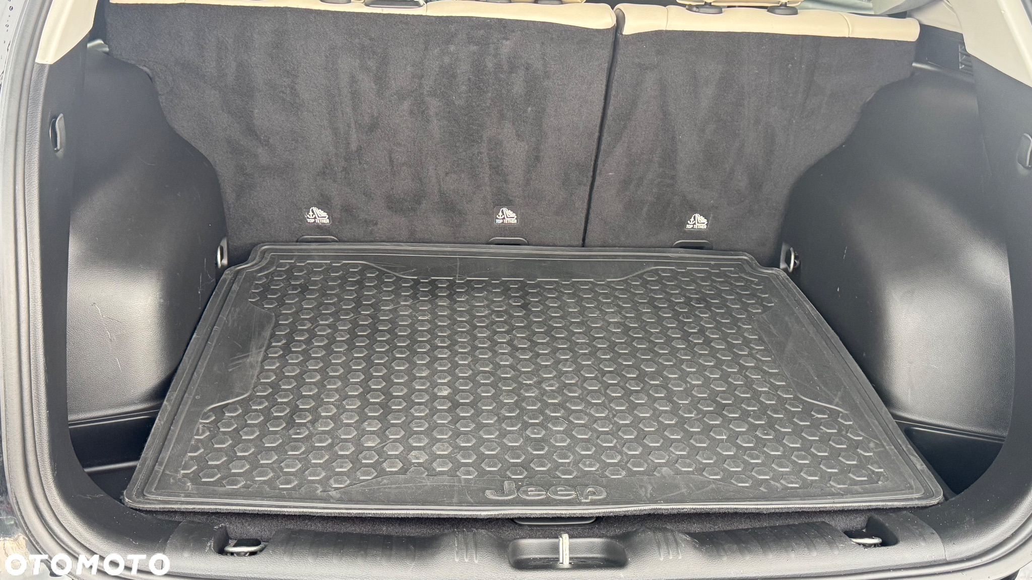 Jeep Compass - 29