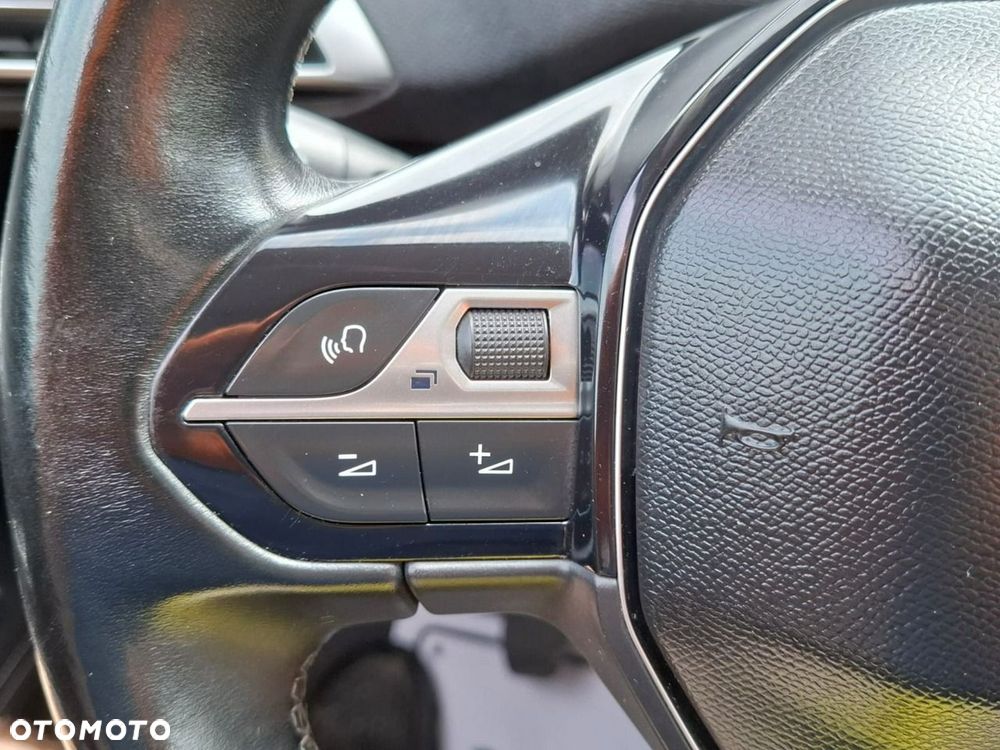 Peugeot 3008 PureTech 130 Stop & Start GPF Allure - 36