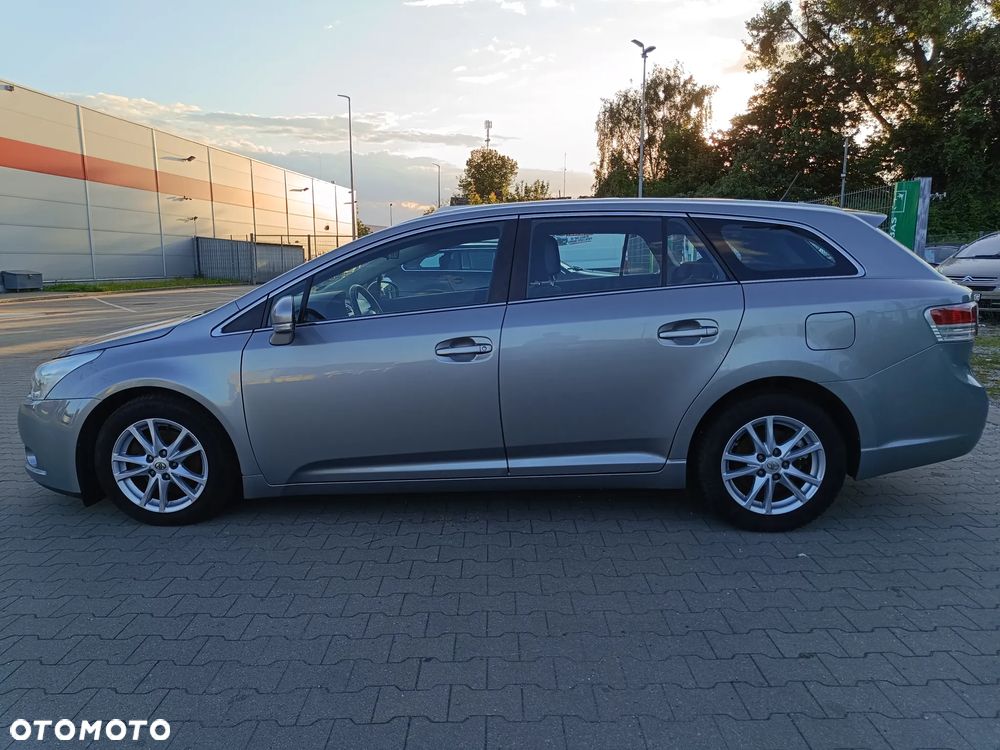 Toyota Avensis Combi 2.0 D-4D Edition - 4
