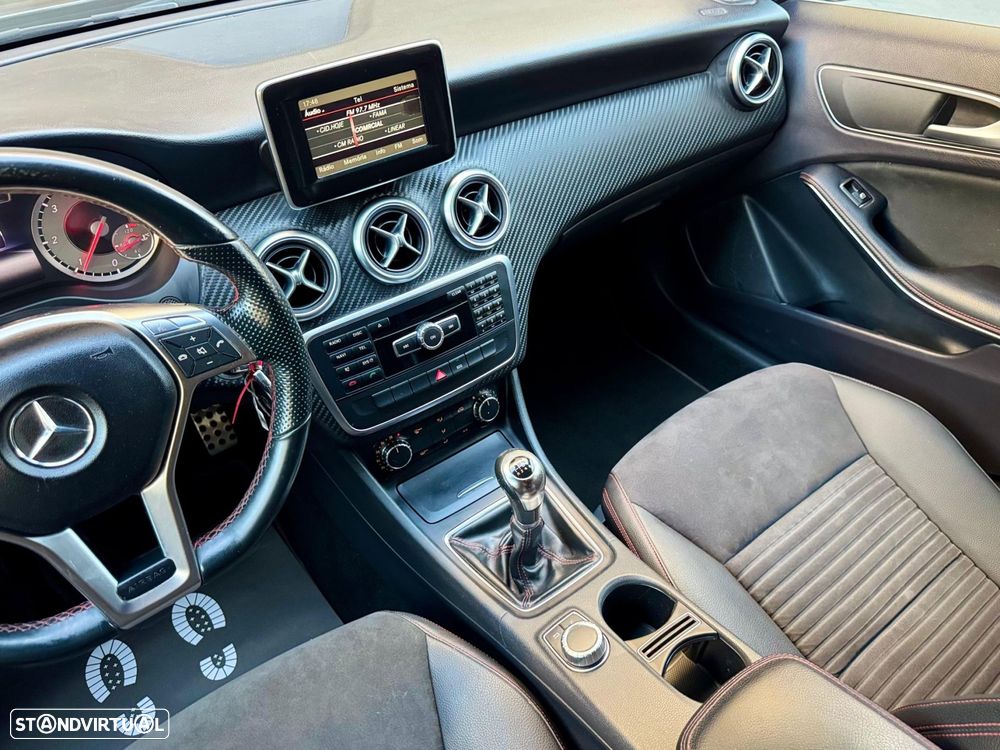 Mercedes-Benz A 180 d AMG Line - 33