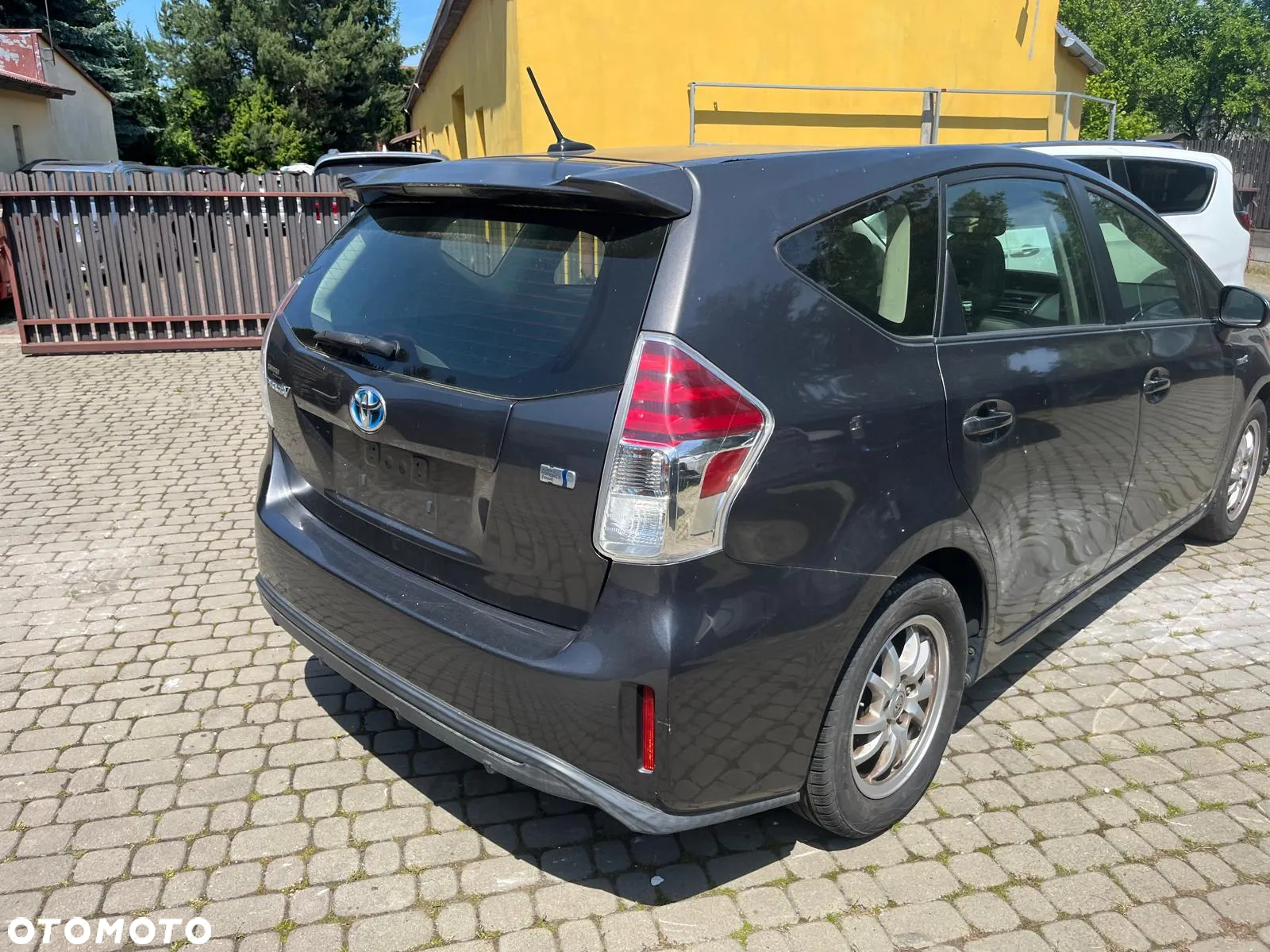 Toyota Prius+ (Hybrid) Executive - 36