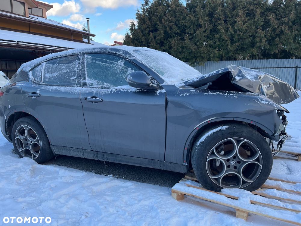 Alfa Romeo Stelvio 2.0 Turbo 16V AT8-Q4 - 5