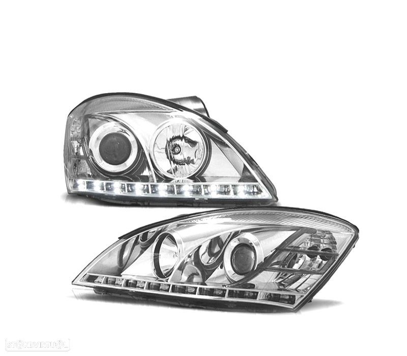 FAROIS FRONTAIS KIA CEED 07-09 LUZ DIURNA FUNDO CROMADO - 1