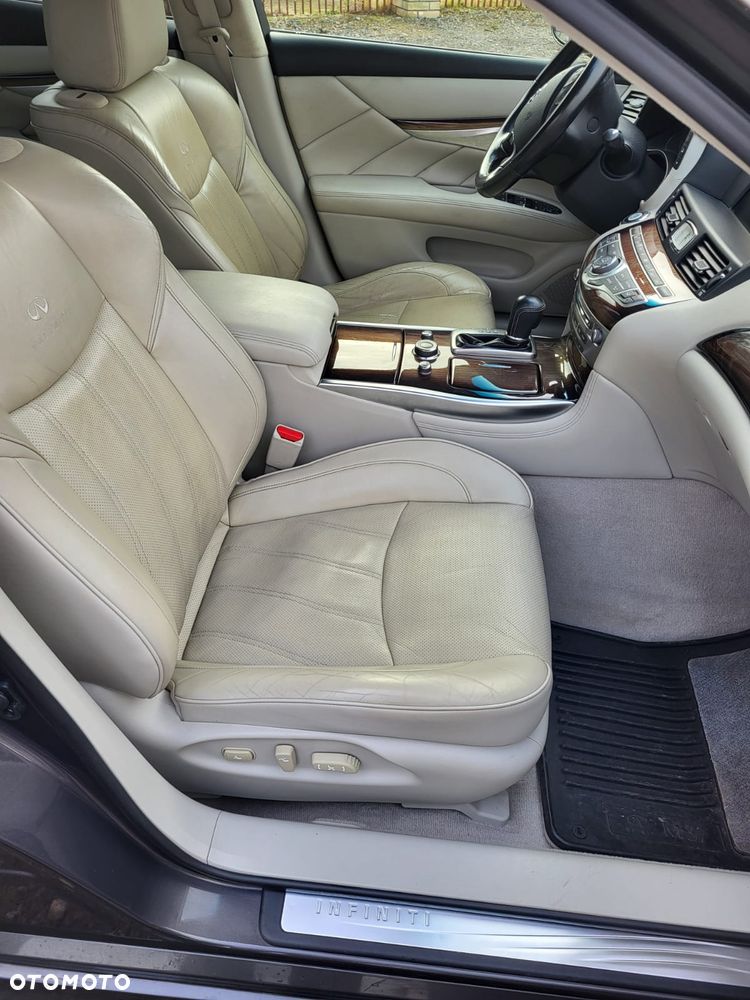 Infiniti M M37 - 10