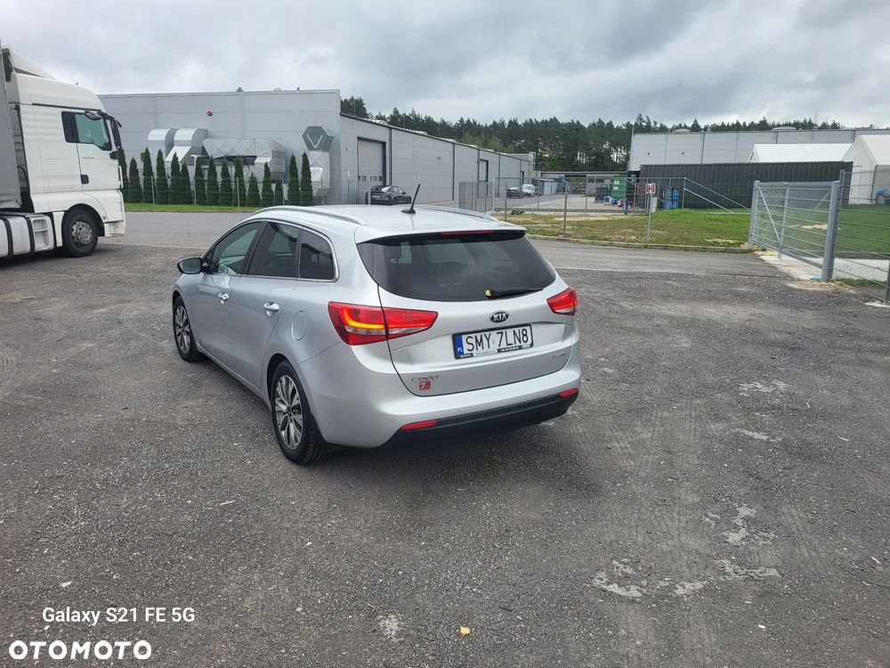 Kia Ceed Cee'd 1.6 CRDi L Business Line DCT - 10