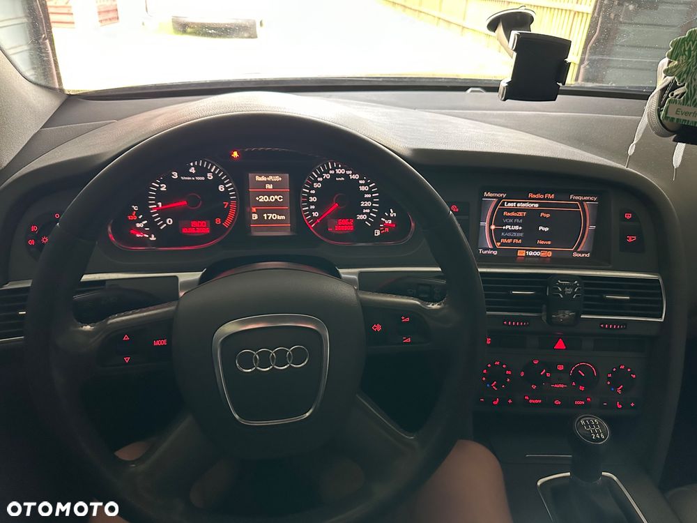 Audi A6 Avant 2.4 - 6