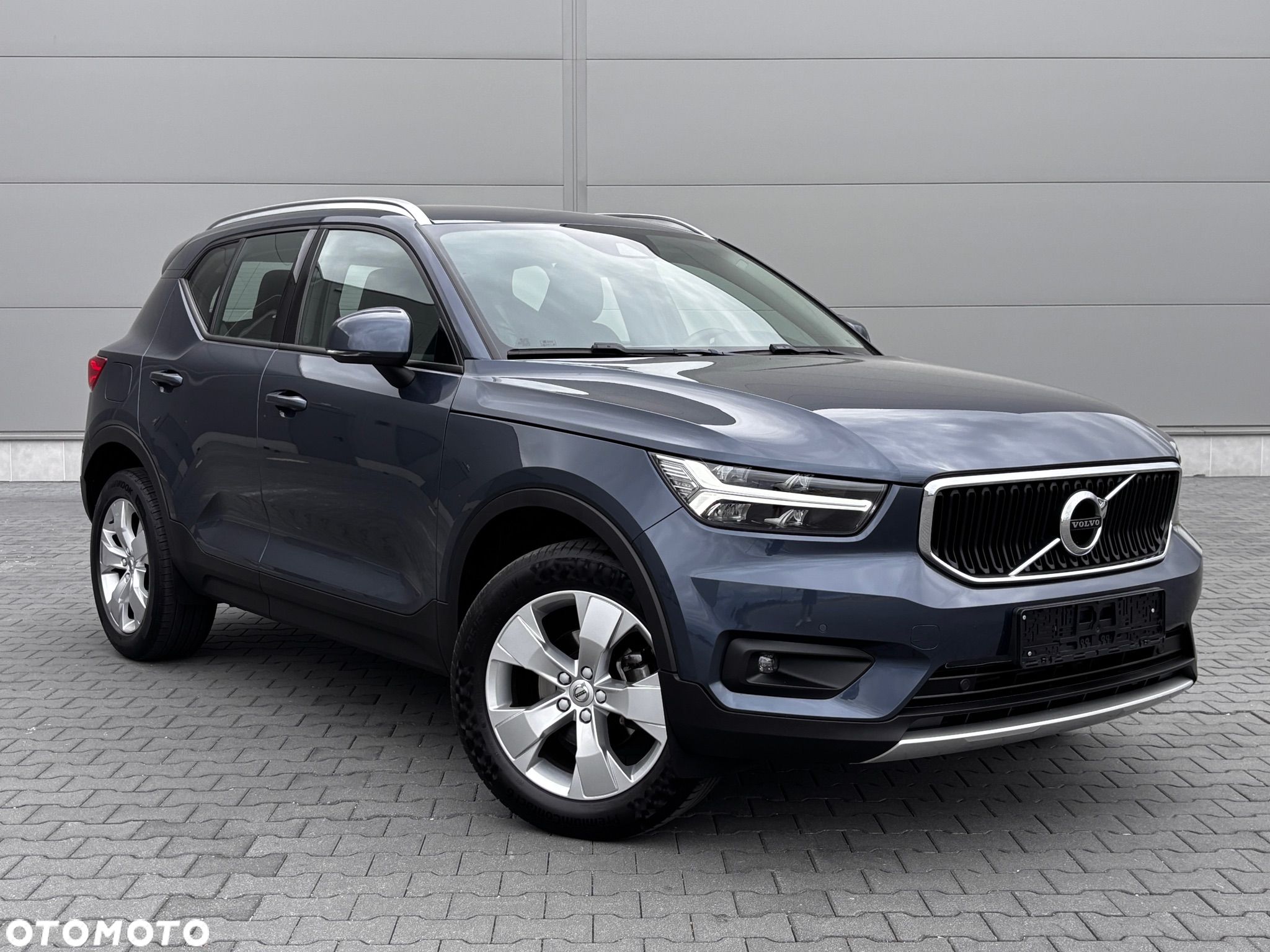 Volvo XC 40 T3 Geartronic Momentum Pro - 1