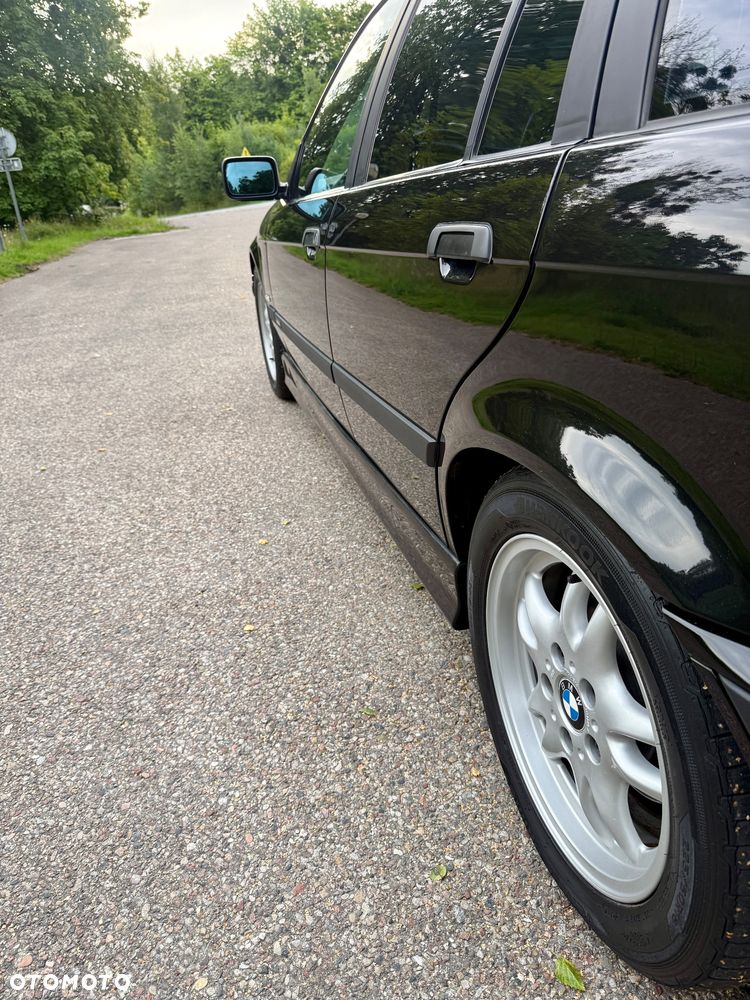 BMW Seria 3 323i - 11