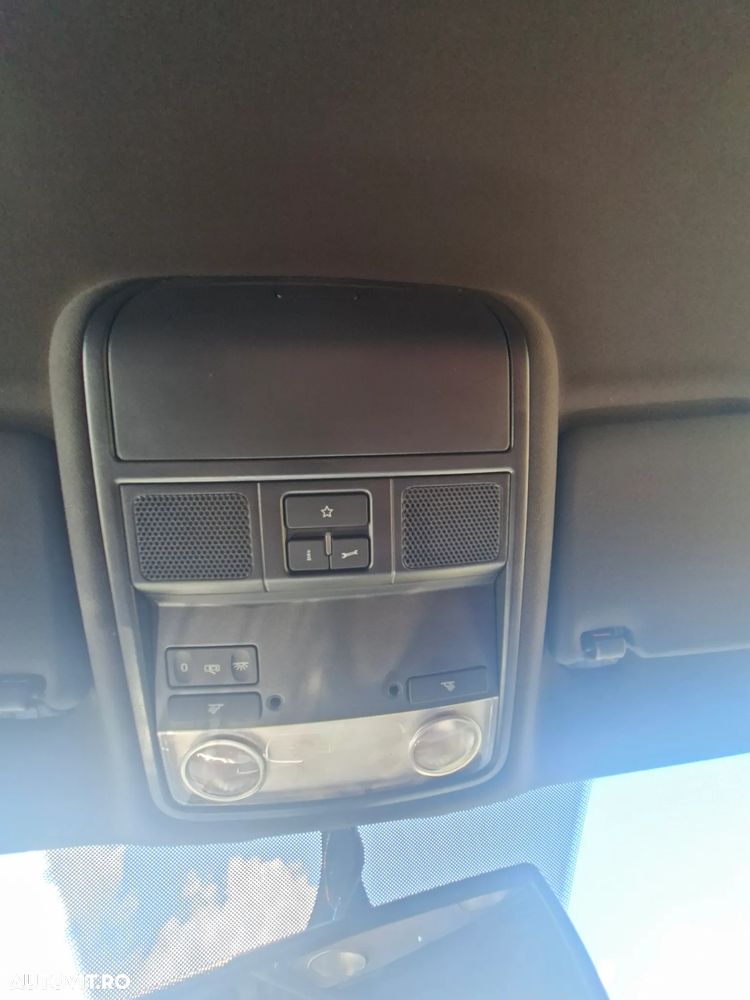 Volkswagen Passat CC 2.0 TDI DPF DSG - 33