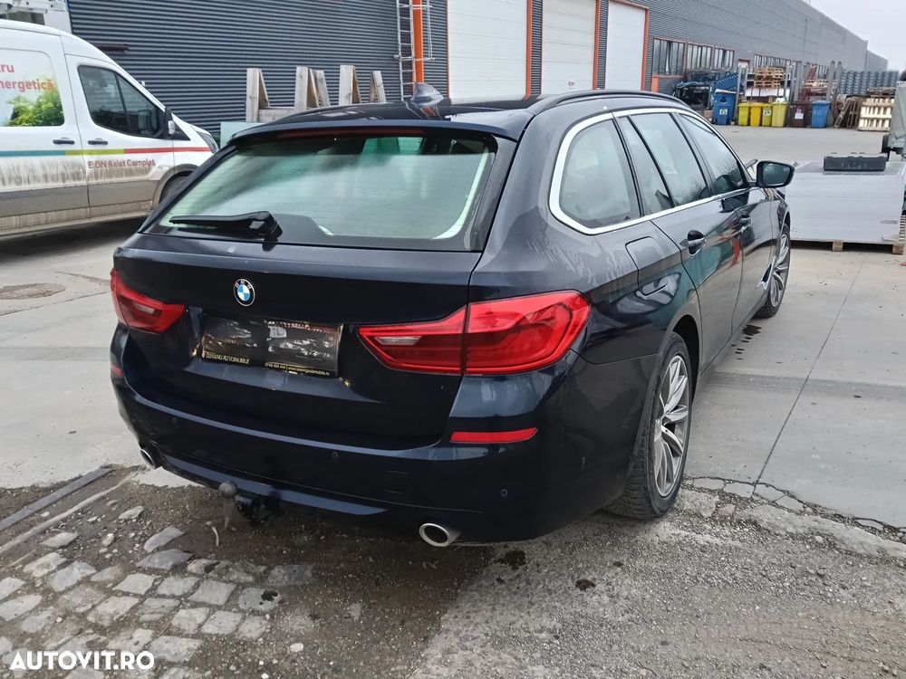 BMW Seria 5 520d Touring Aut. Luxury Line - 10