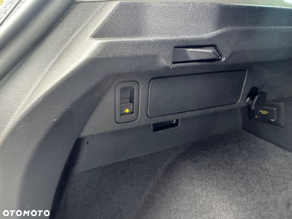 Volkswagen Tiguan 2.0 TDI SCR ACTIVE - 38