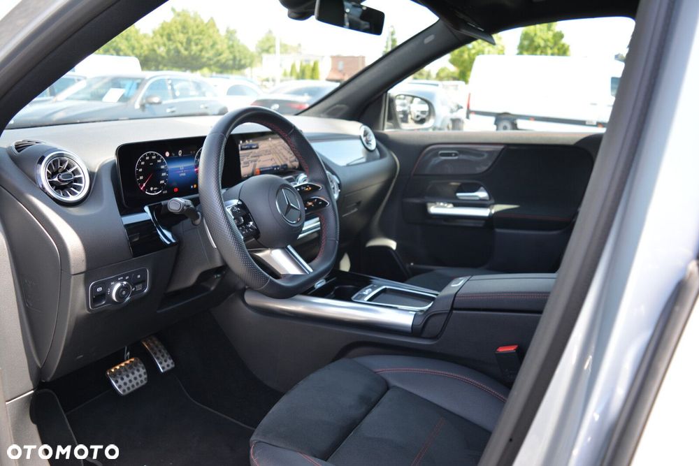 Mercedes-Benz GLA - 15