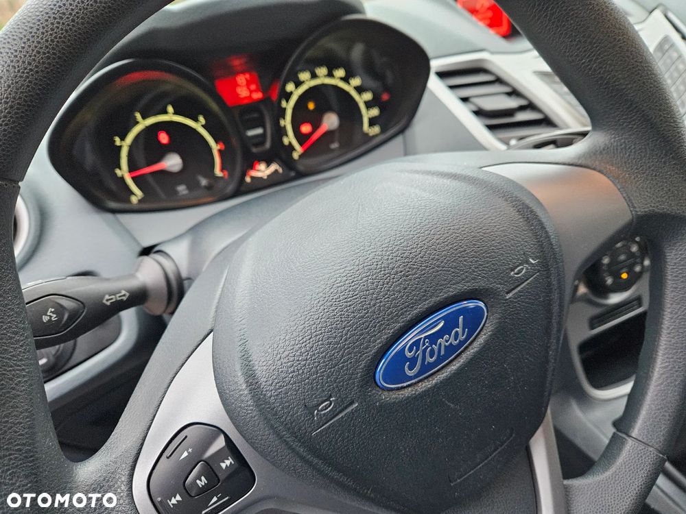 Ford Fiesta 1.25 Champions Edition - 18