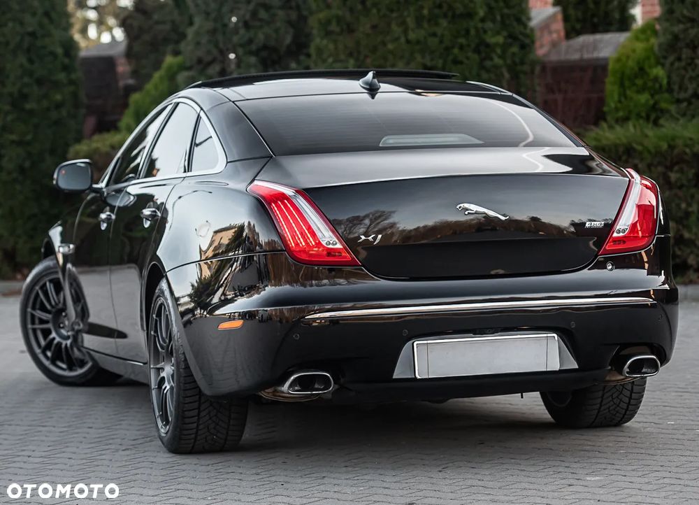 Jaguar XJ - 8