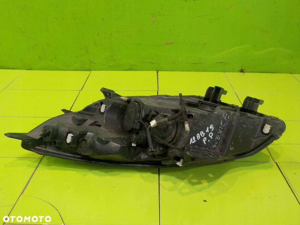 RENAULT GRAND SCENIC III 11r lampa prawa przod 89902927 - 11