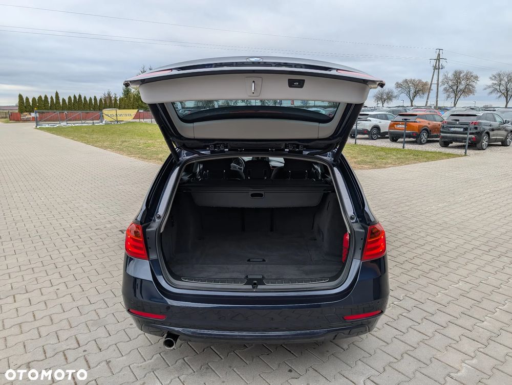 BMW Seria 3 316d Sport Line - 36