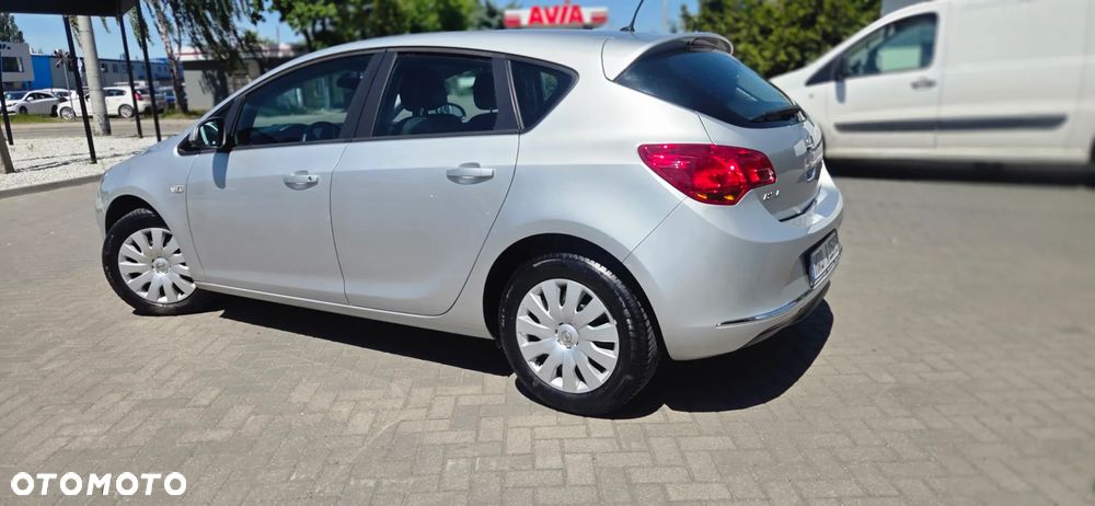 Opel Astra 1.4 111 - 9