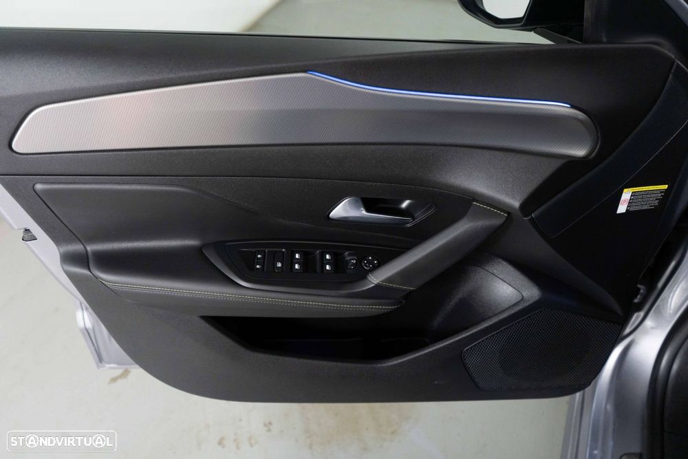 Peugeot 308 SW 1.6 Hybrid GT e-EAT8 - 23