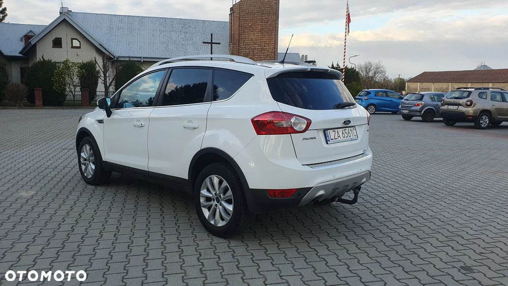 Ford Kuga 2.0 TDCi 2x4 Titanium - 4