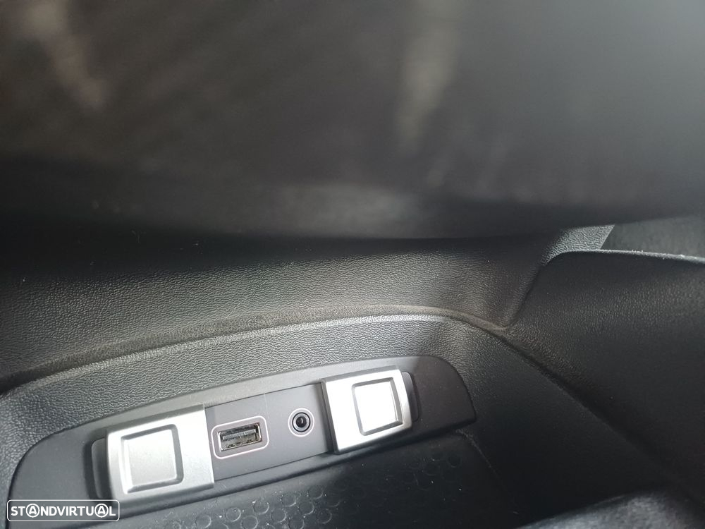 SEAT Leon 1.6 TDI Sport - 10