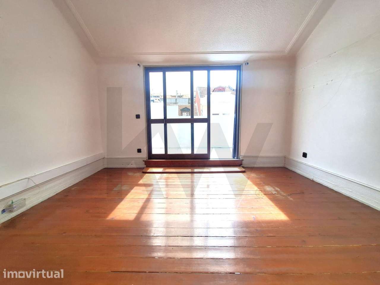 Apartamento T4 Campo Pequeno para Remodelação total - Grande imagem: 3/19