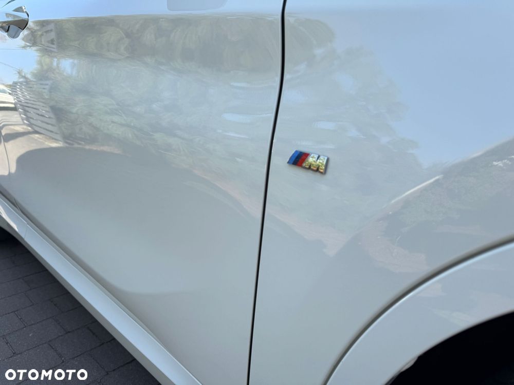 BMW X1 sDrive18d - 11