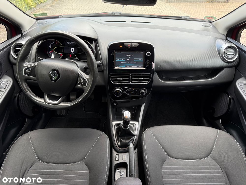Renault Clio - 32