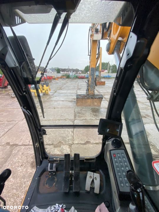 Liebherr R924 - 14