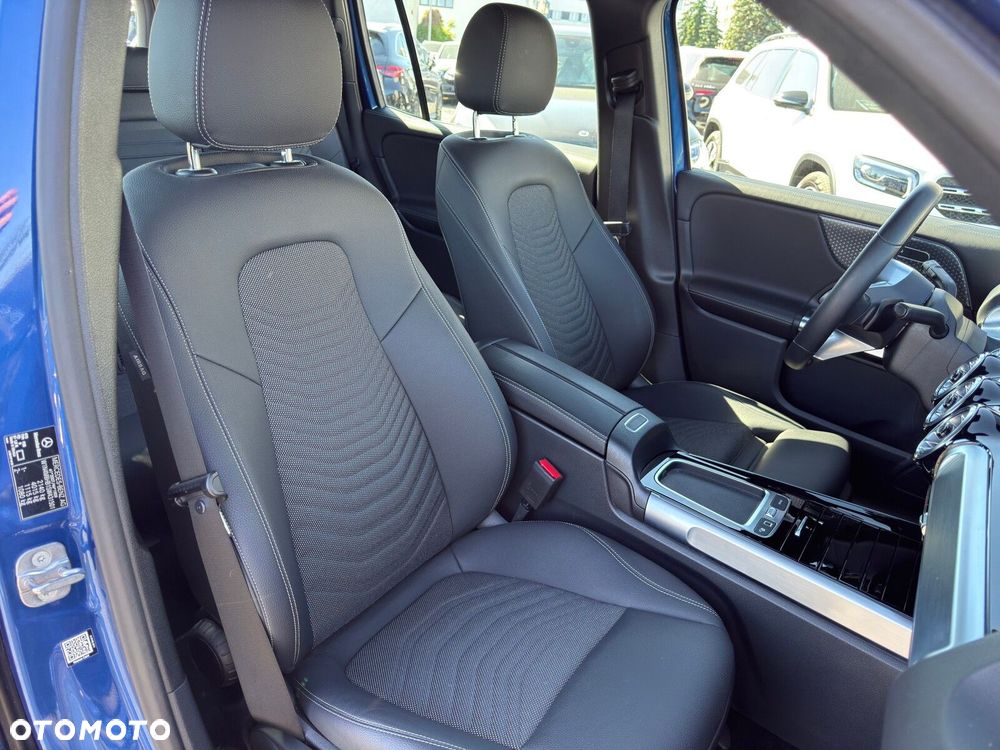 Mercedes-Benz GLB 200 Progressive 7G-DCT - 24