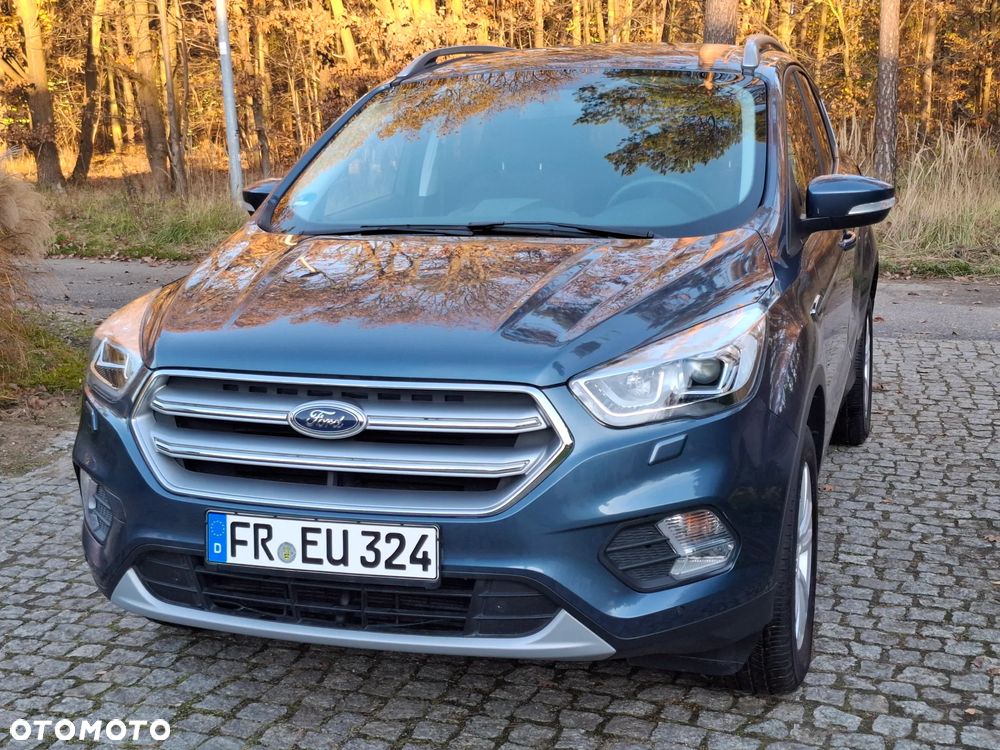 Ford Kuga 1.5 EcoBoost 2x4 Business Edition - 4