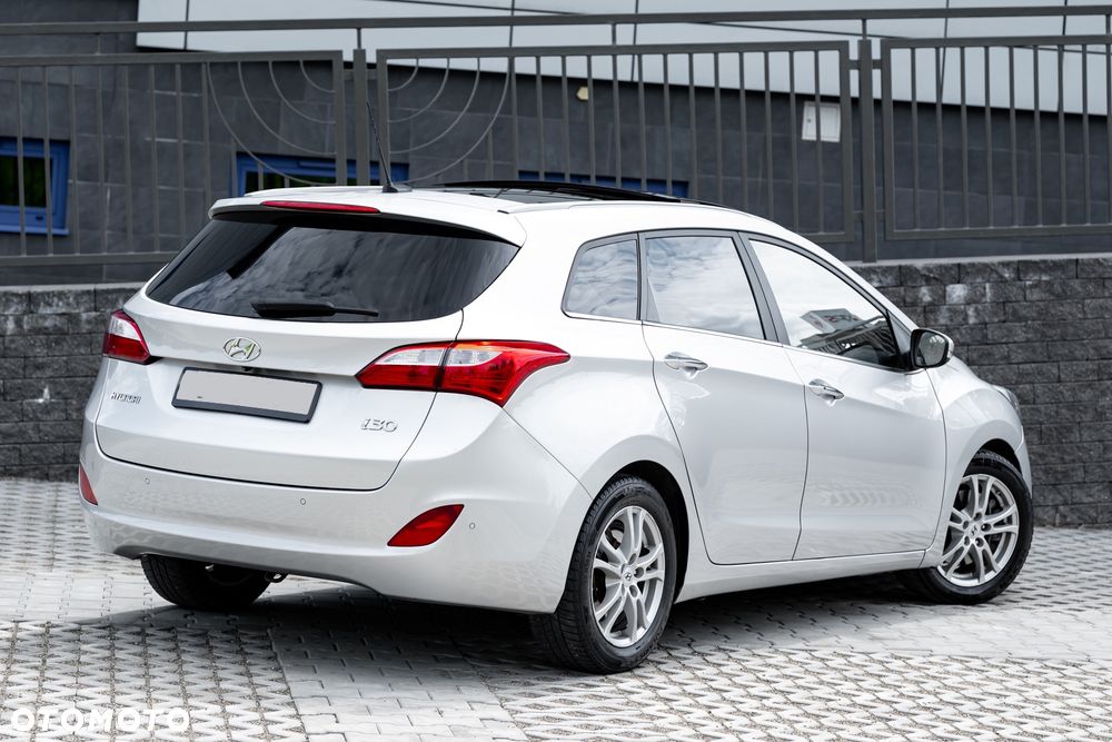Hyundai i30 blue 1.6 GDI DCT Premium - 10