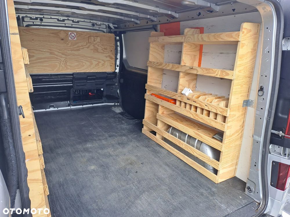 Opel Vivaro - 10