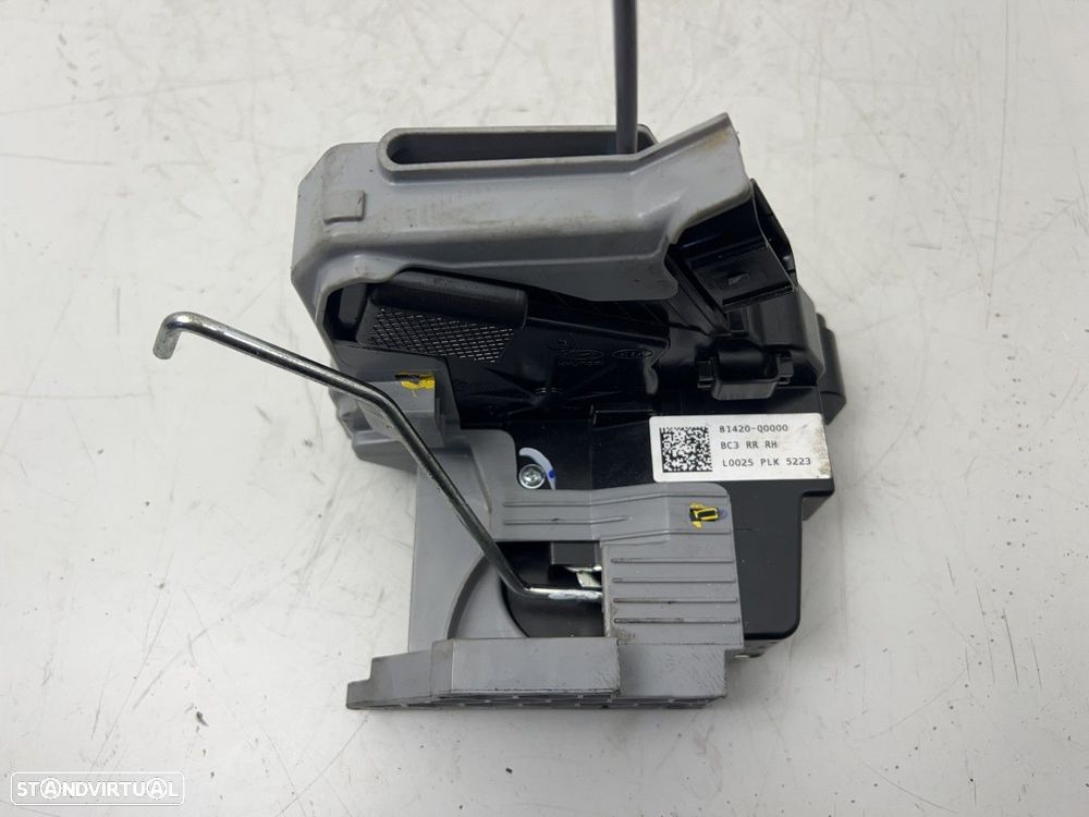 Fecho da porta Dto Trás Semi-Novo HYUNDAI i20 REF. 83460Q0000 83460-Q0000 - 2