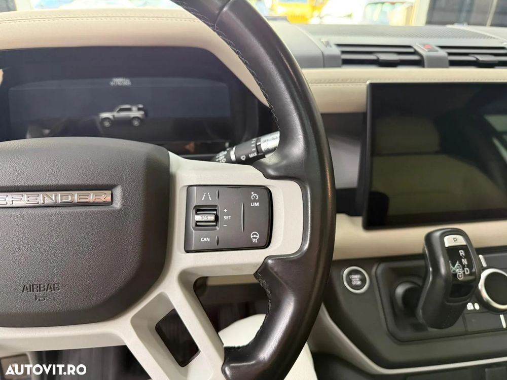 Land Rover Defender - 21