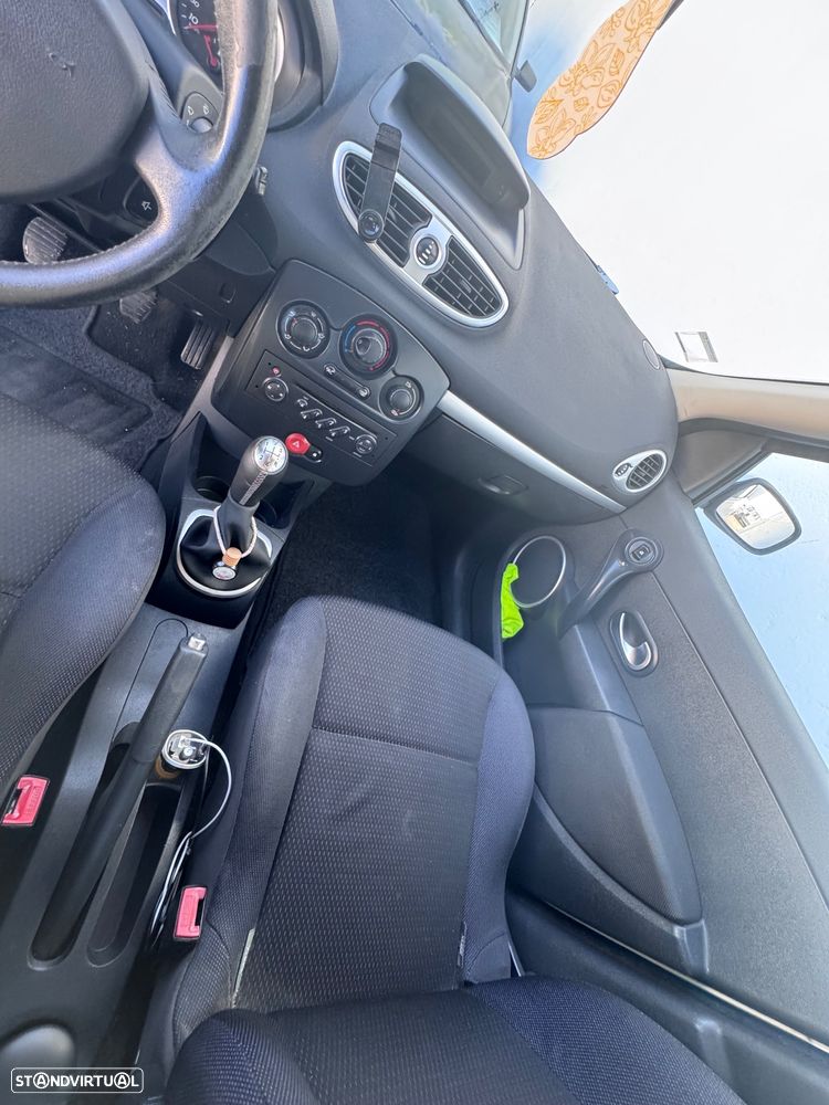 Renault Clio 1.4 16V Dynamique Luxe - 10