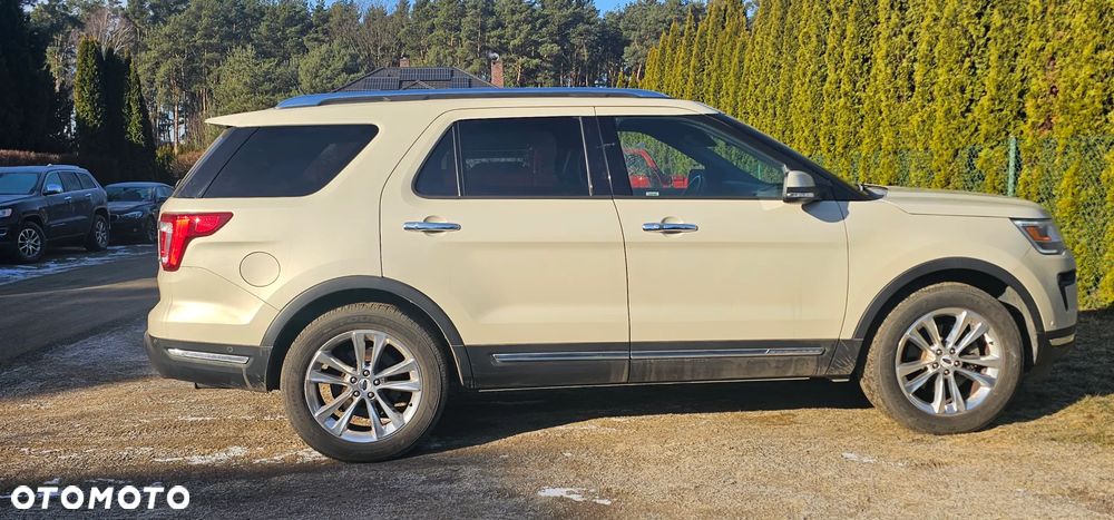 Ford Explorer - 11