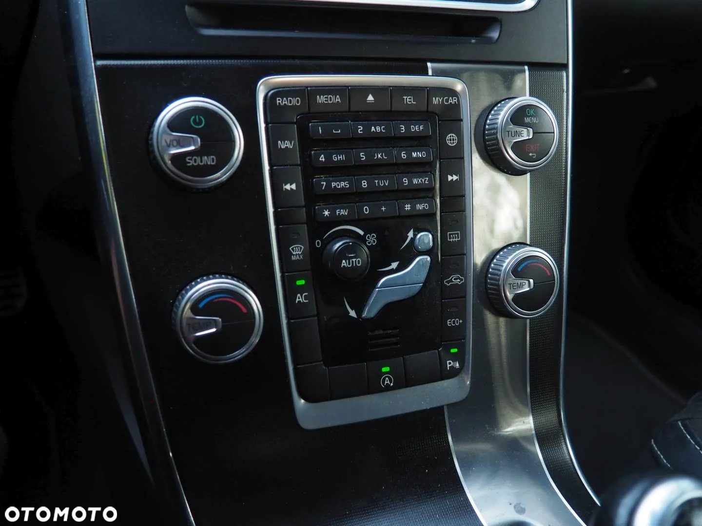 Volvo V60 D3 Geartronic R-Design - 25