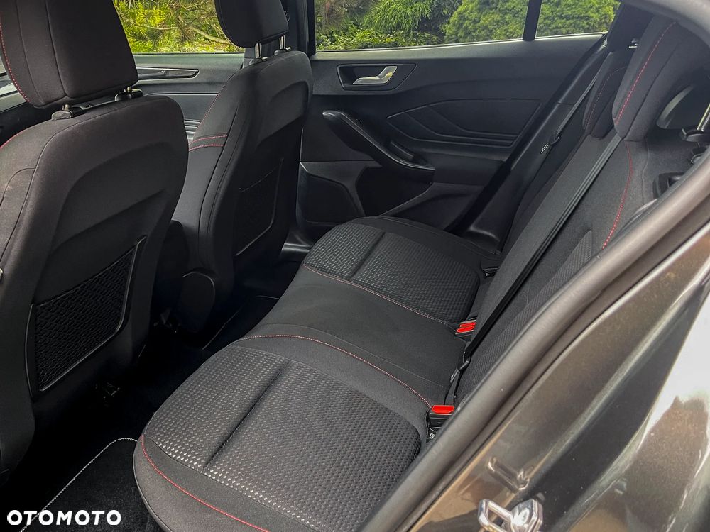Ford Focus 1.0 EcoBoost Start-Stopp-System ST-LINE STYLE - 25