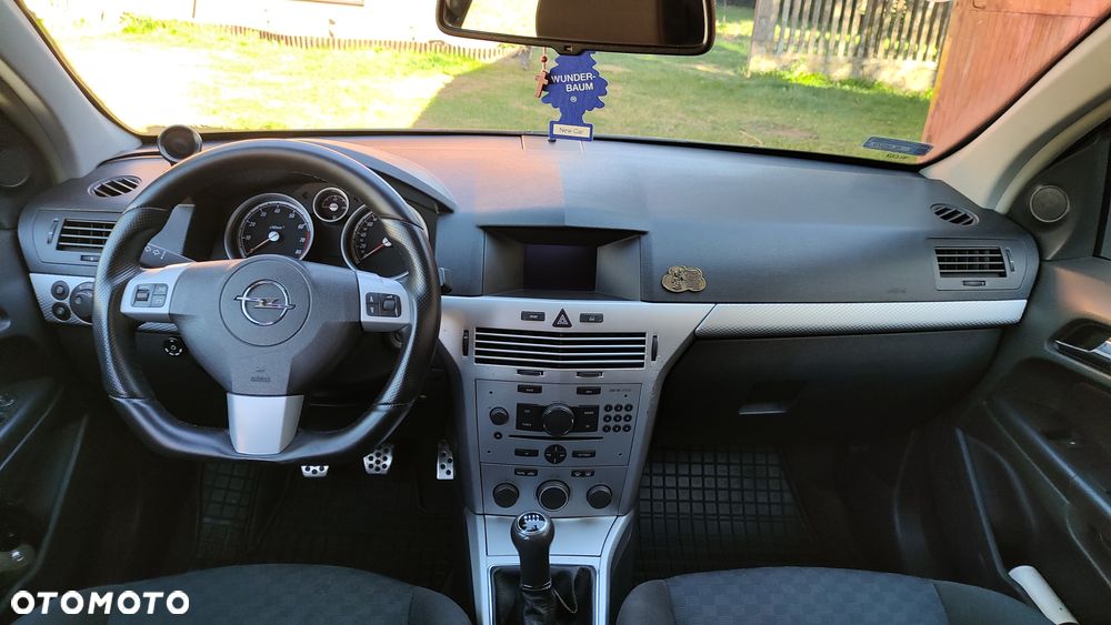 Opel Astra 2.0 T Cosmo - 10