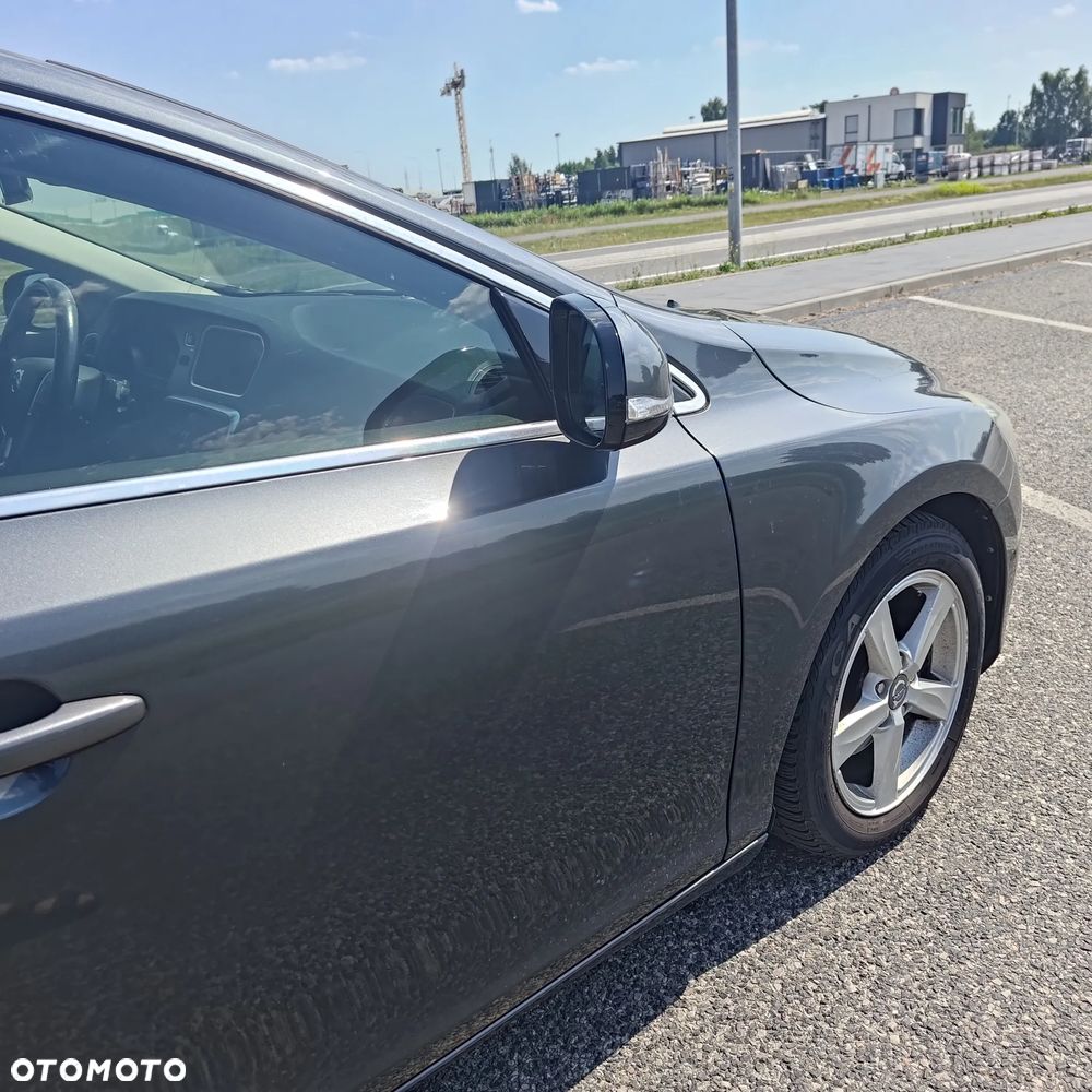 Volvo V40 D2 - 11