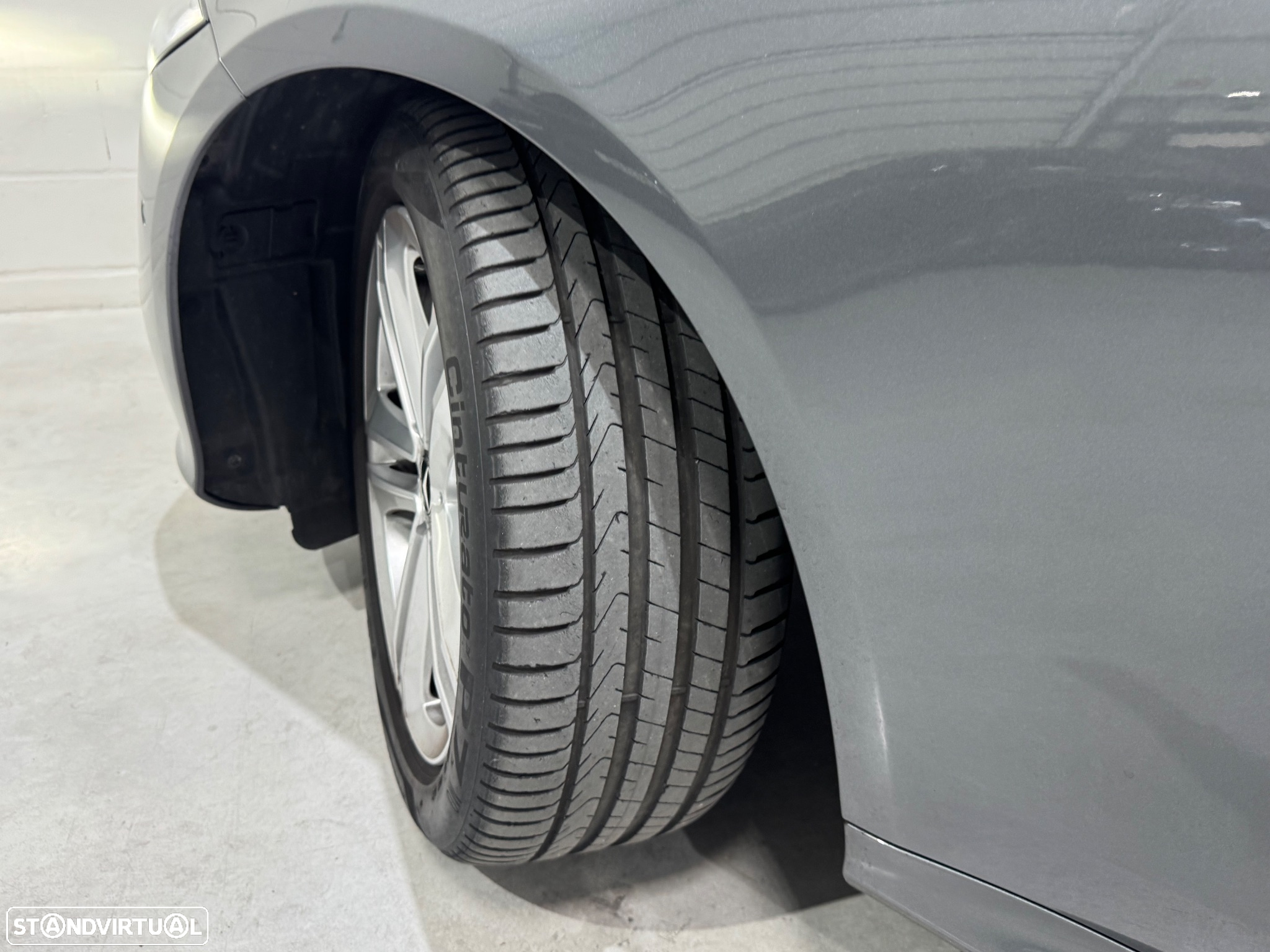 Mercedes-Benz CLS 300 d - 41