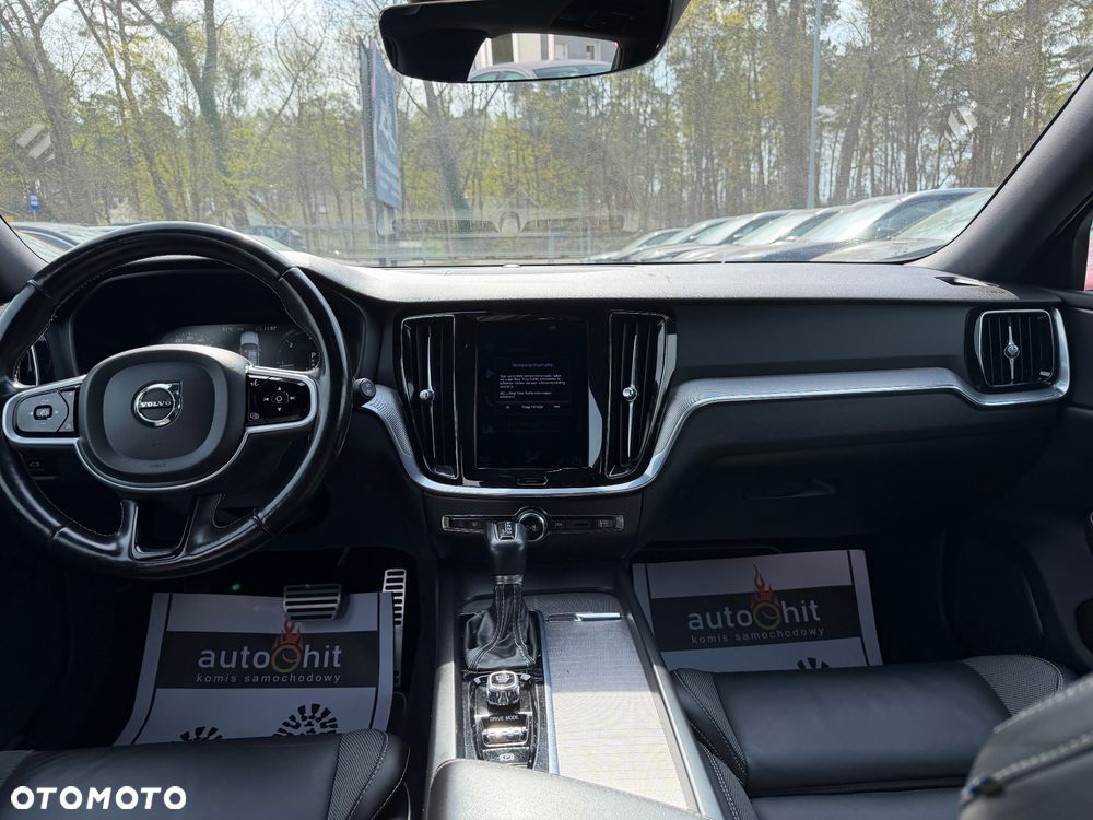 Volvo V60 D3 R-Design - 23