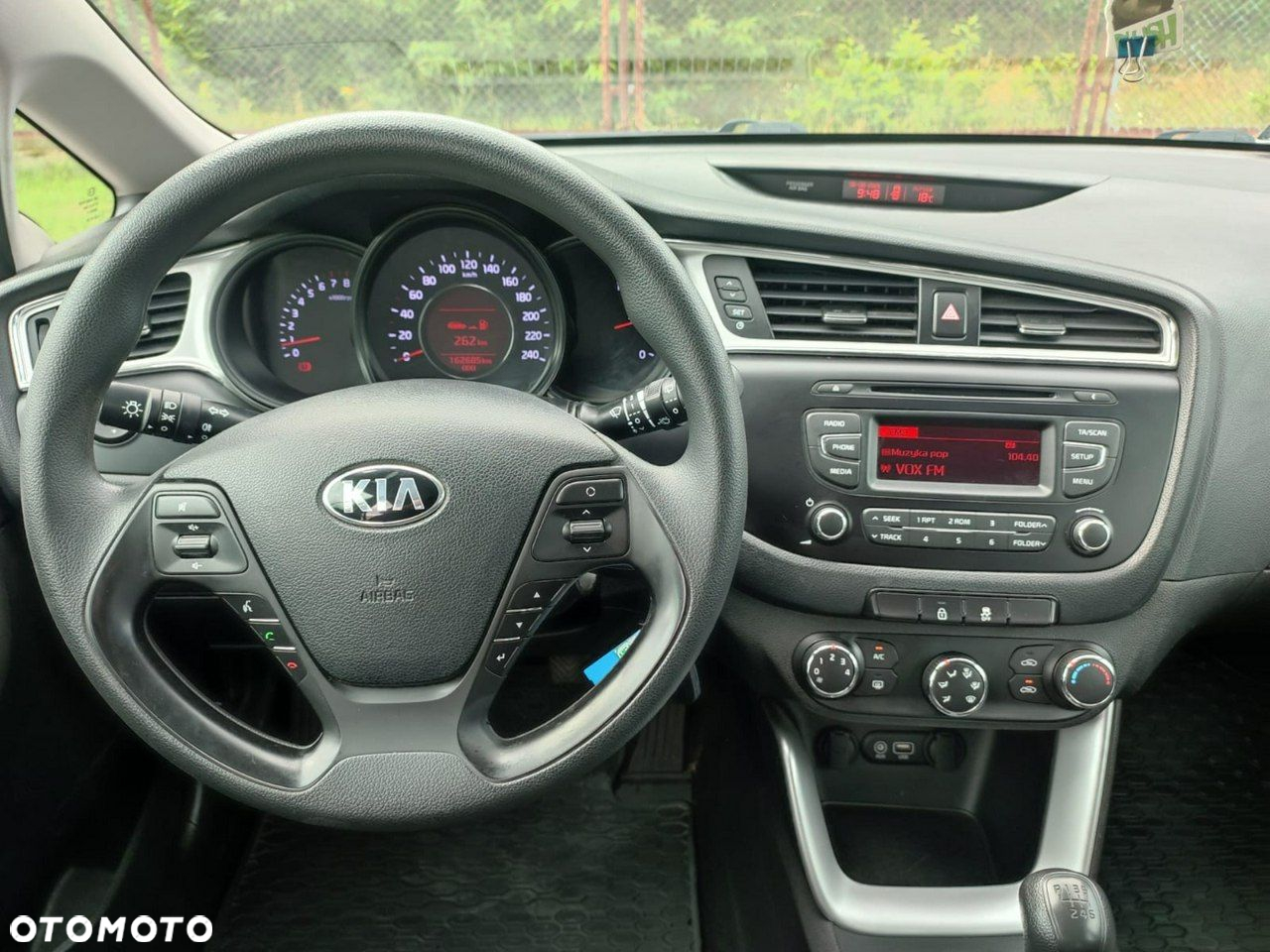 Kia Ceed - 10