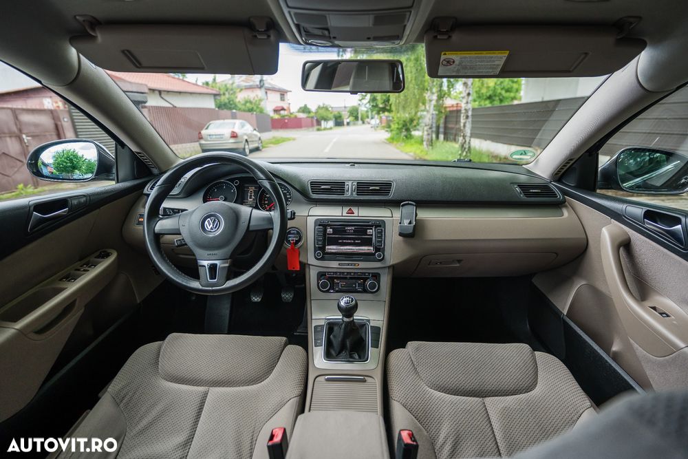 Volkswagen Passat 2.0 TDI BlueMotion Technology DPF Comfortline - 22