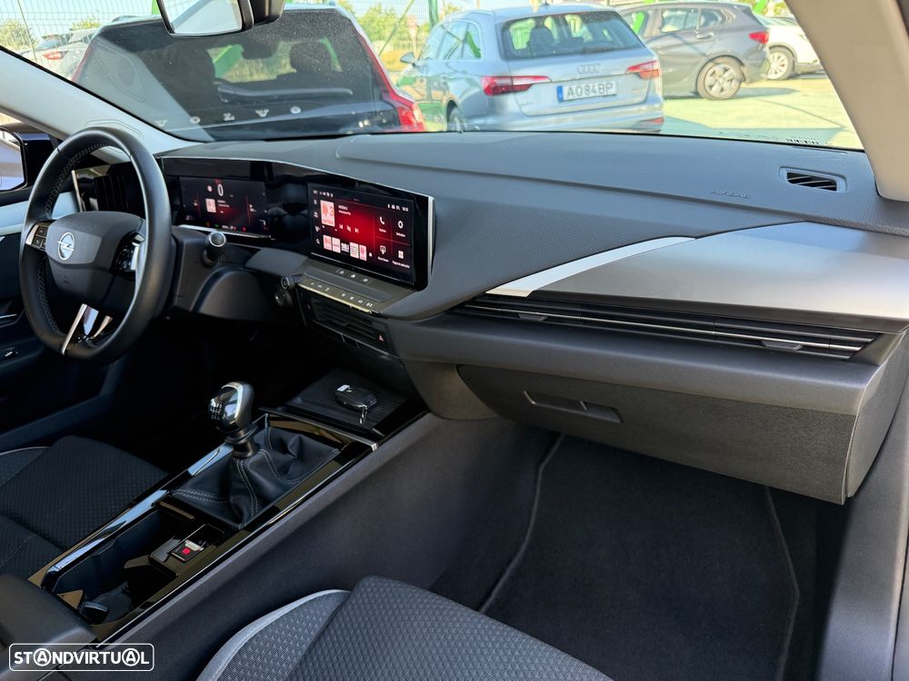 Opel Astra 1.5 D Elegance - 25