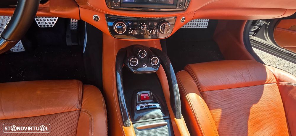 Ferrari FF 6.3 V12 - 23
