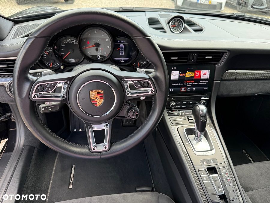 Porsche 911 Targa 4 GTS PDK - 23