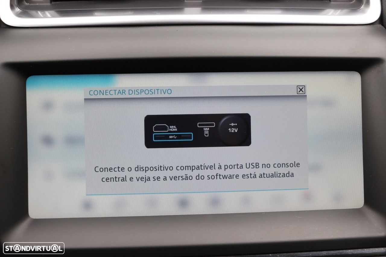 Jaguar E-Pace 2.0 i4D R-Dynamic - 32
