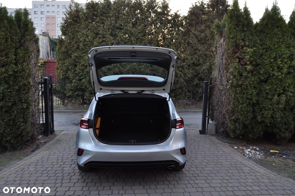 Kia Ceed - 16