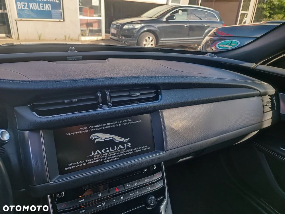 Jaguar XF 20d R-Sport Ingenium Edition - 21